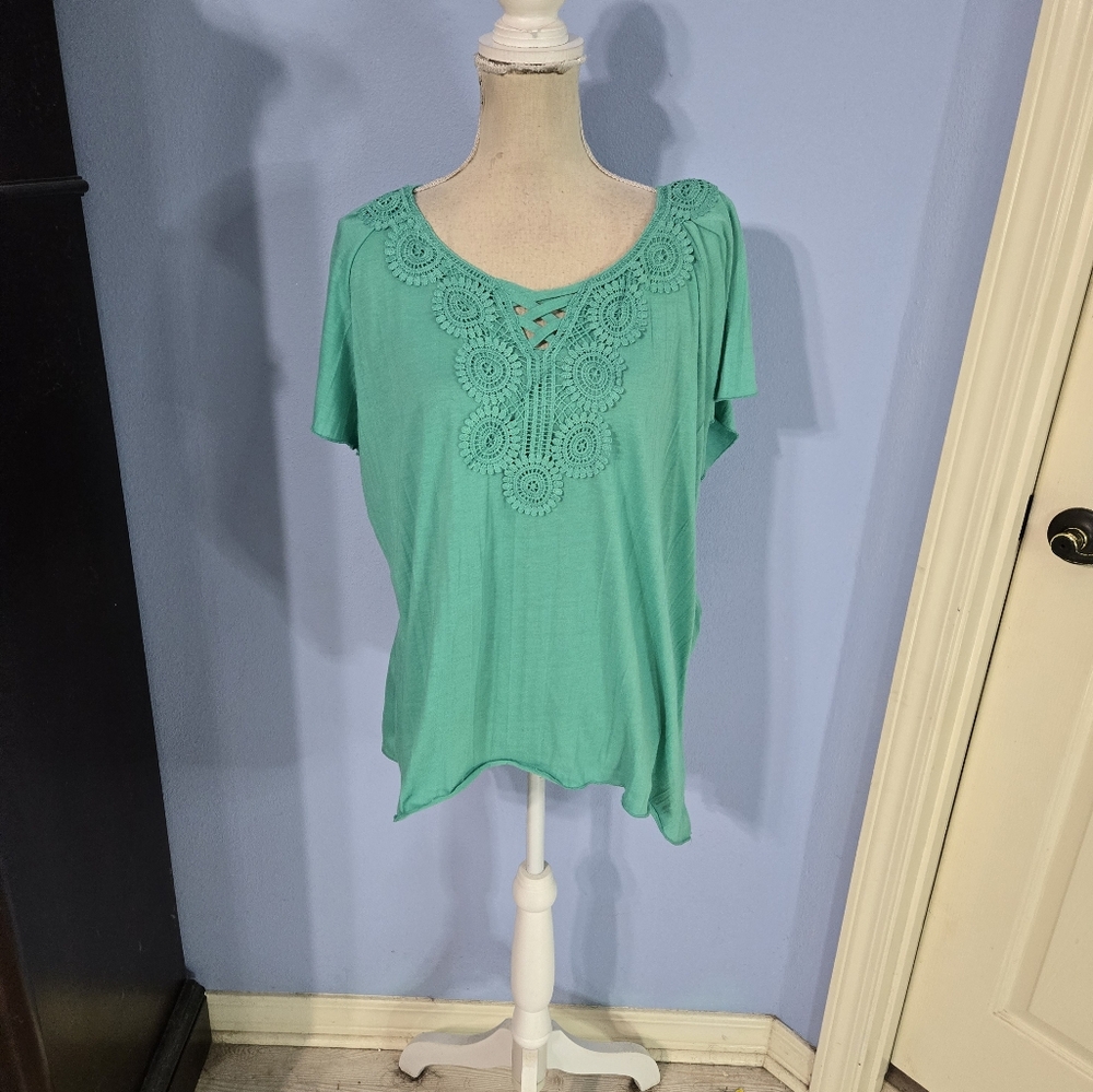 New York Laundry Size 1x Blouse